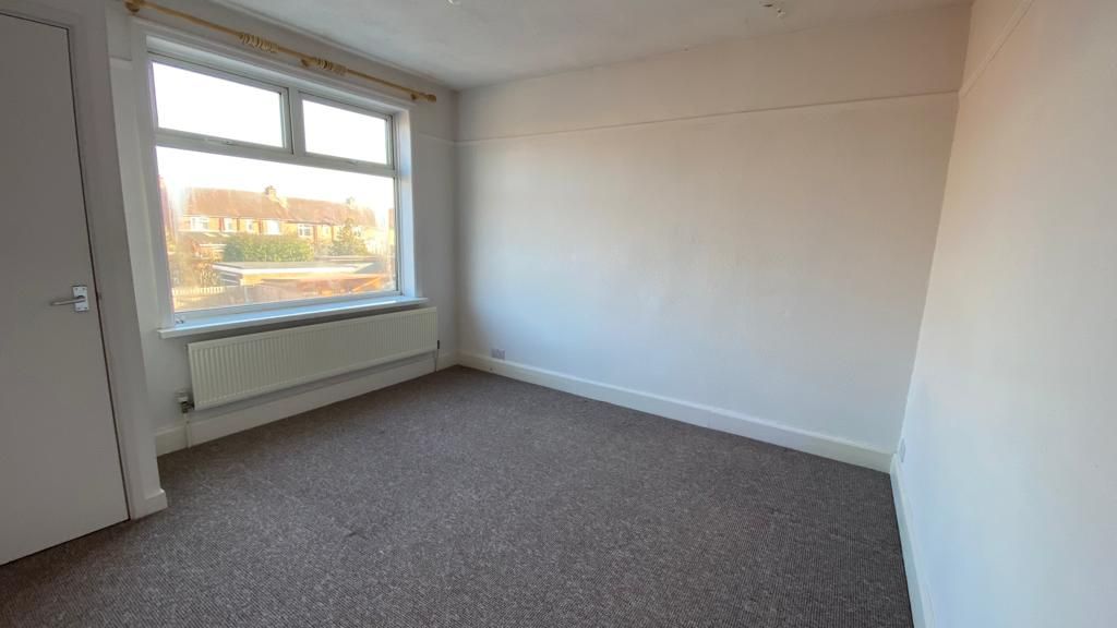 3 bedroom mid terraced house Let in Coventry - Photograph 11.