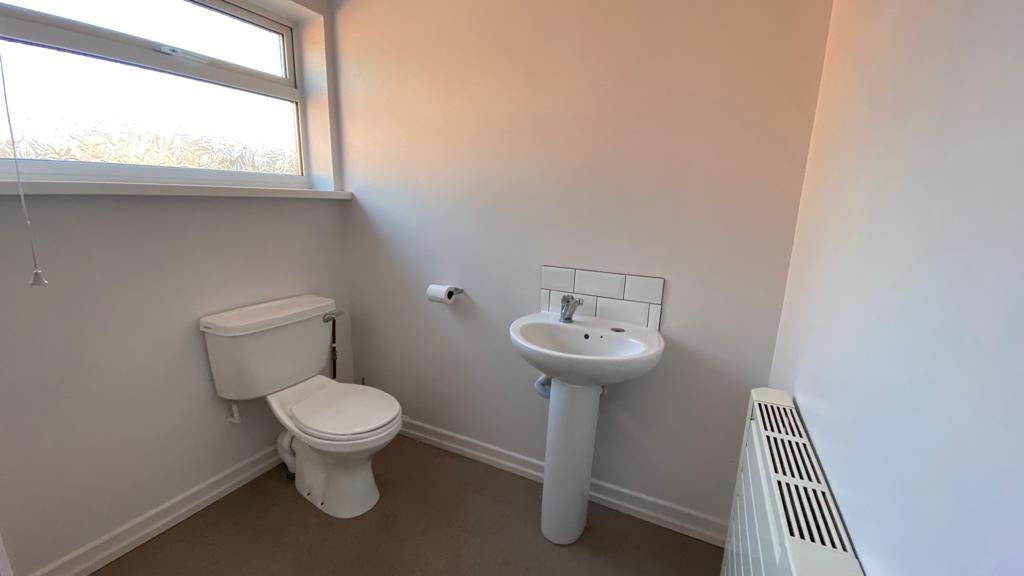 3 bedroom mid terraced house Let in Coventry - Photograph 5.
