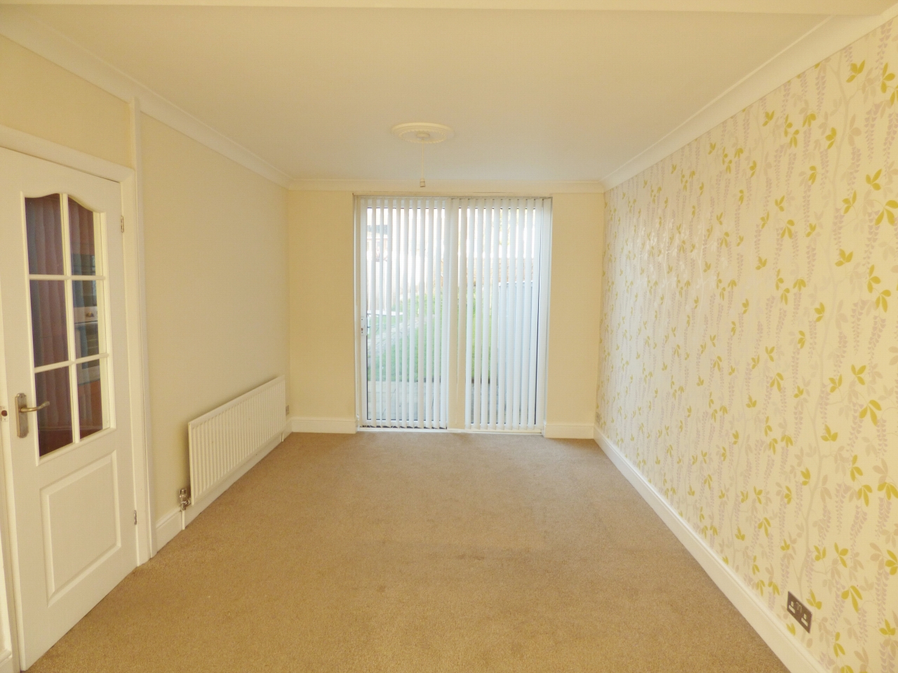 3 bedroom mid terraced house To Let in Coventry - Photograph 4.