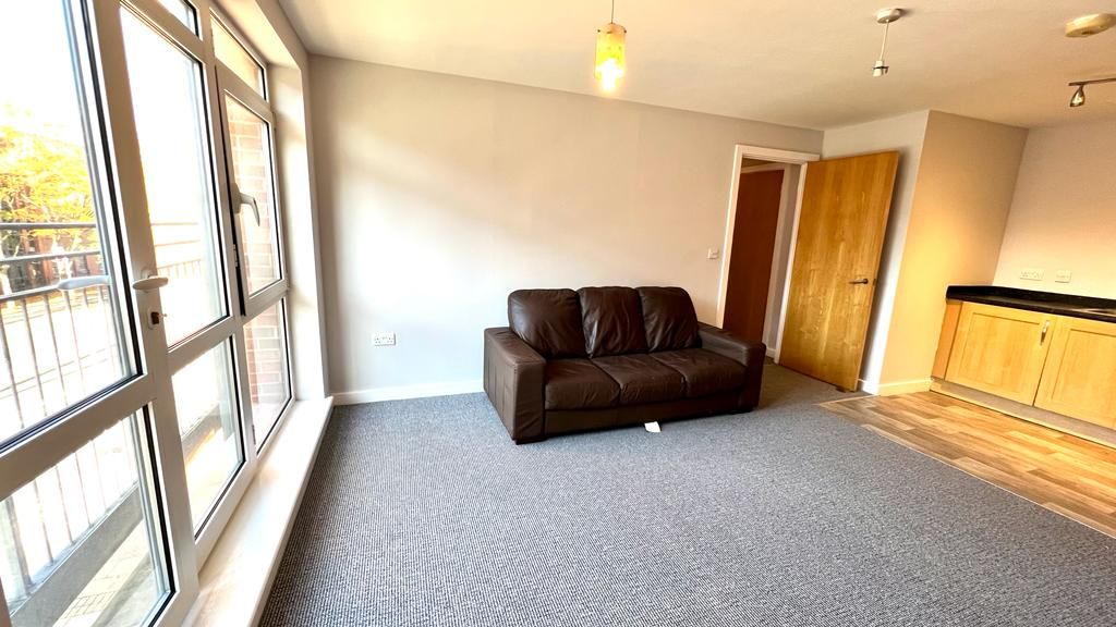 2 bedroom apartment flat/apartment For Sale in Coventry - Photograph 2.