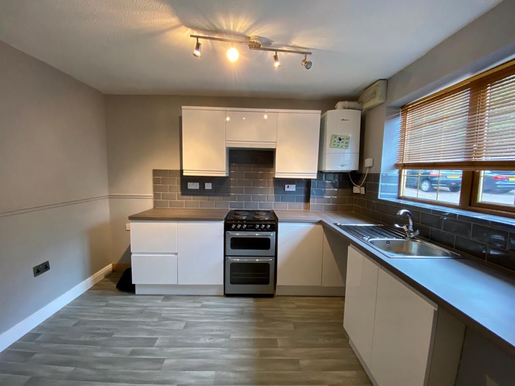 2 bedroom mid terraced house Let in Coventry - Photograph 3.