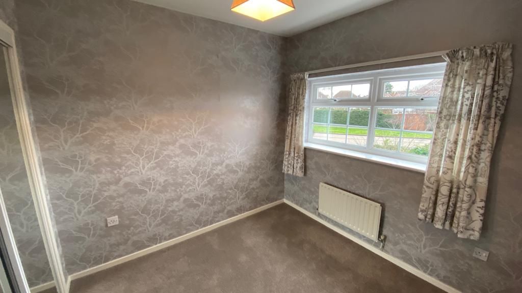 4 bedroom detached house Let in Coventry - Photograph 8.