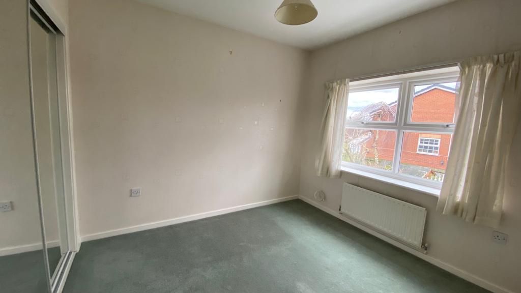 4 bedroom detached house Let in Coventry - Photograph 10.