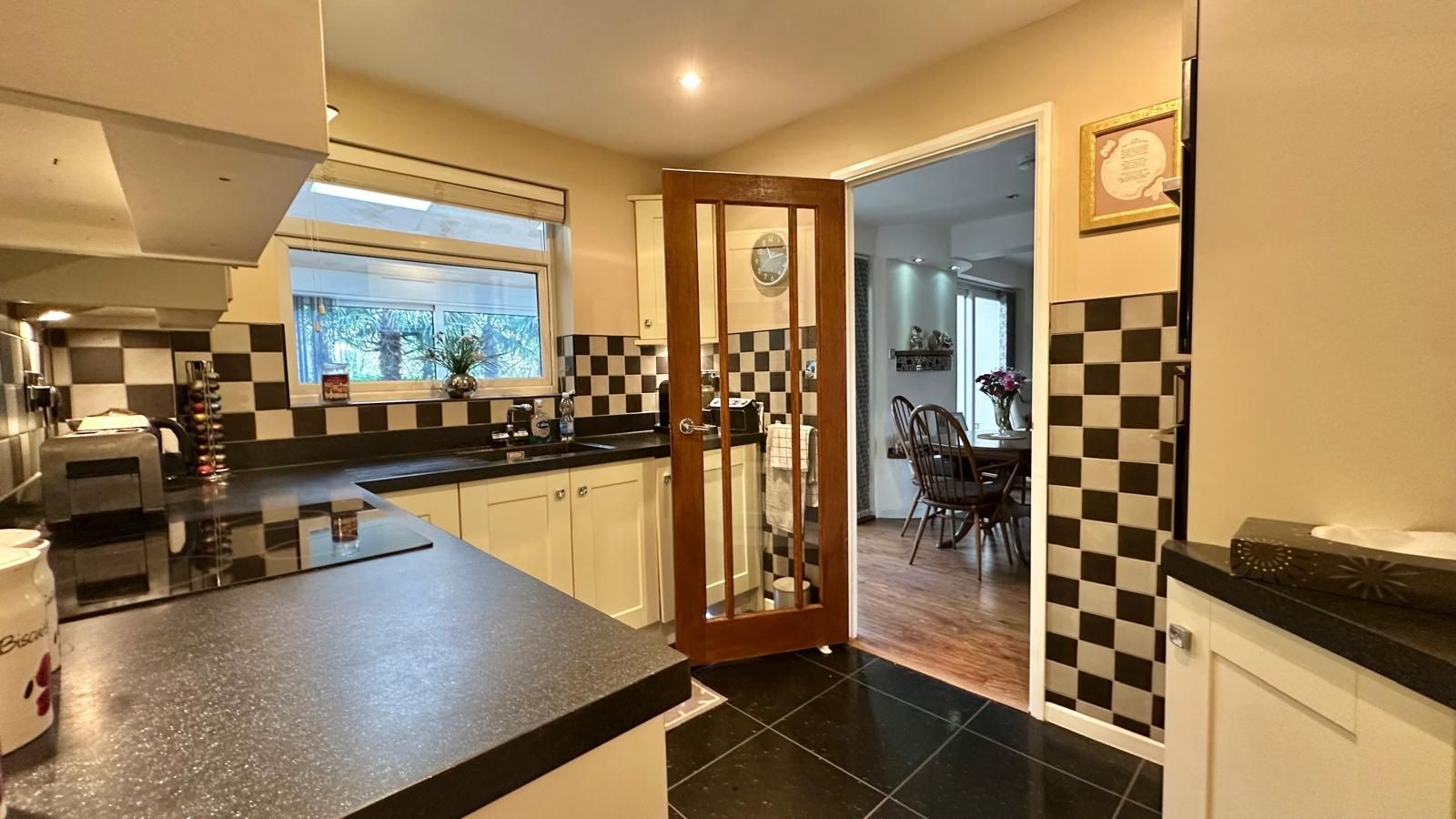 3 bedroom detached house SSTC in Coventry - Photograph 7.