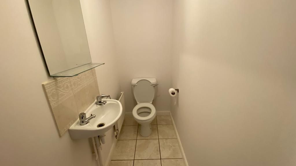 2 bedroom mid terraced house Let in Coventry - Photograph 3.