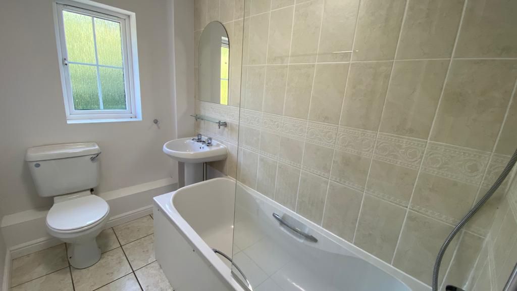 2 bedroom mid terraced house Let in Coventry - Photograph 5.