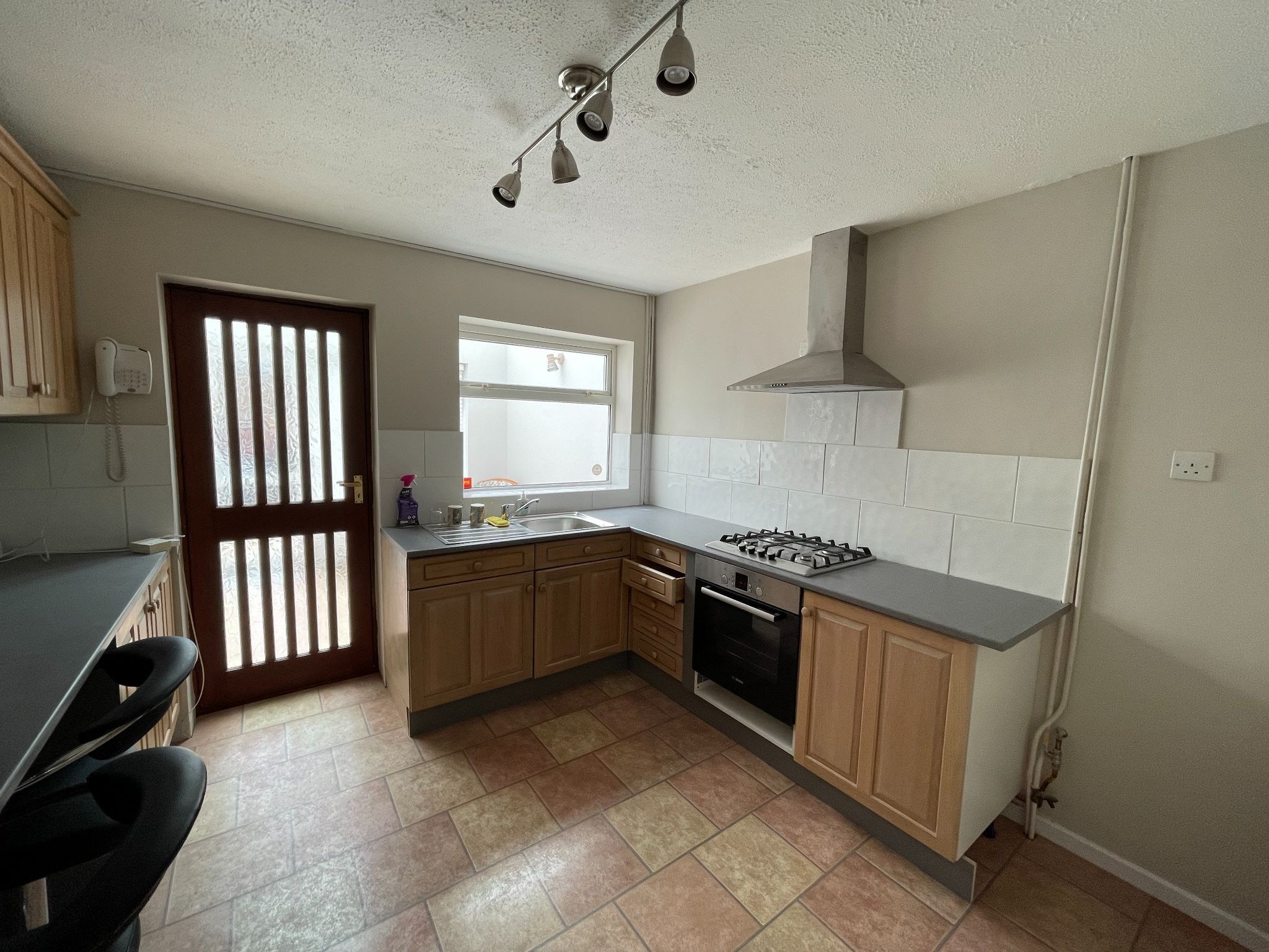 3 bedroom mid terraced house Let in Coventry - Photograph 6.