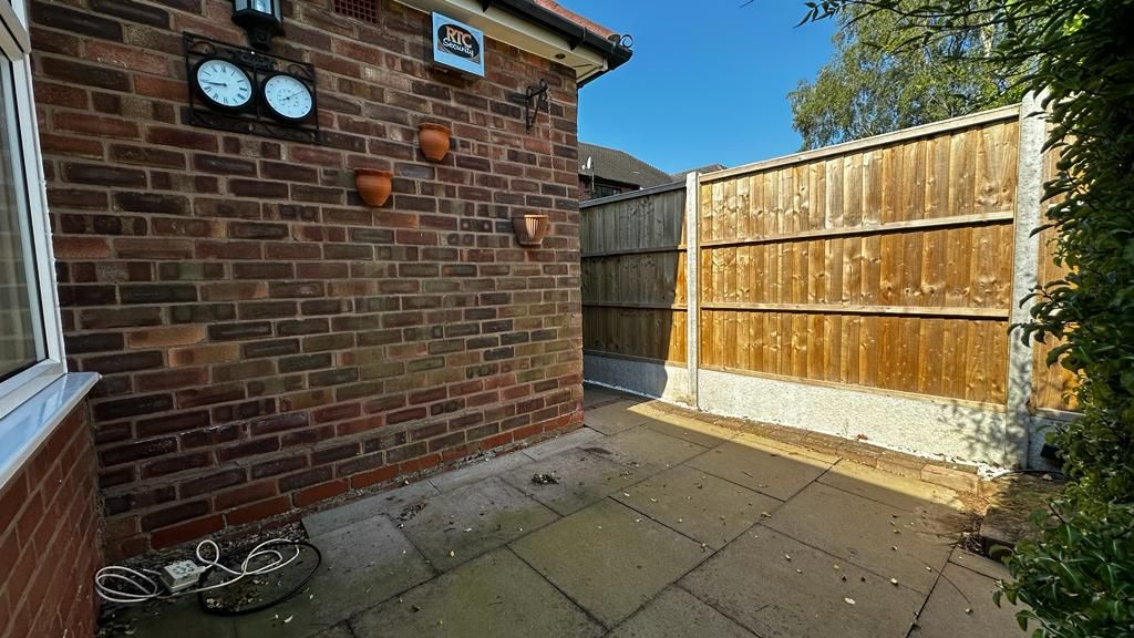 3 bedroom semi-detached bungalow Sold in Coventry - Patio area.
