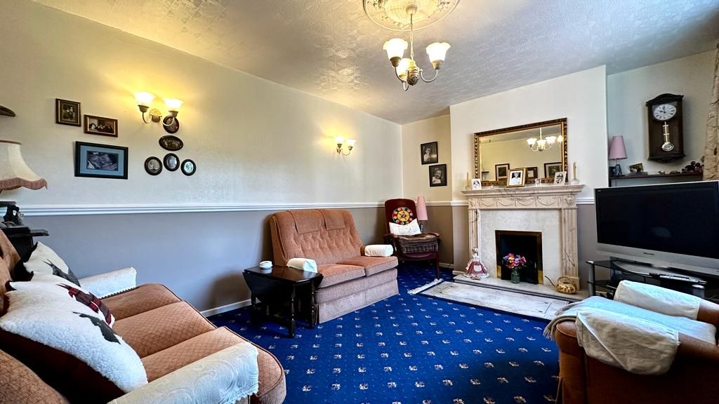 3 bedroom semi-detached bungalow Sold in Coventry - Lounge.
