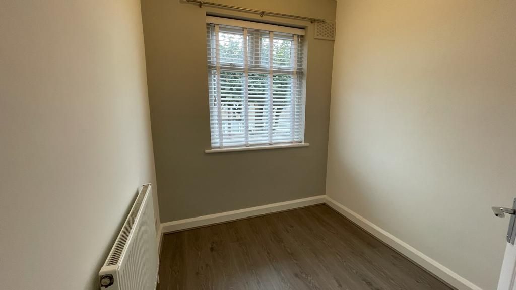 3 bedroom mid terraced house Let in Coventry - Photograph 7.