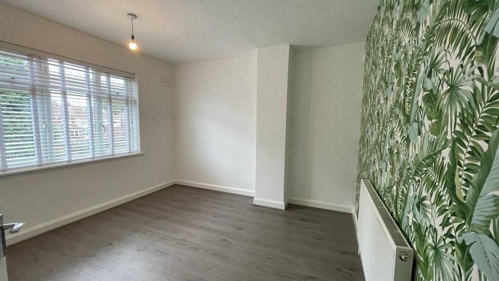 3 bedroom mid terraced house Let in Coventry - Photograph 6.