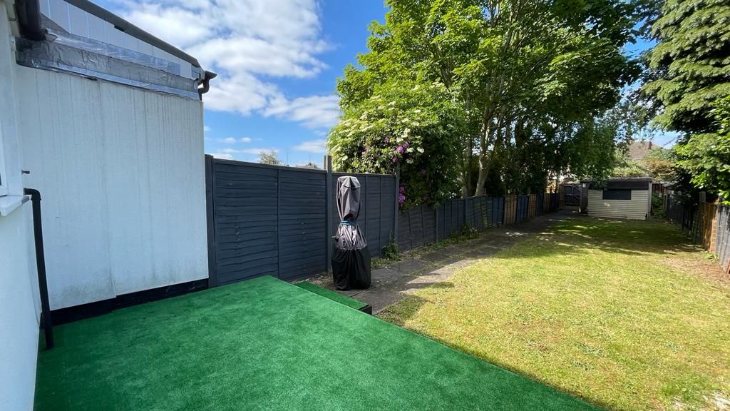 3 bedroom mid terraced house Let in Coventry - Photograph 11.