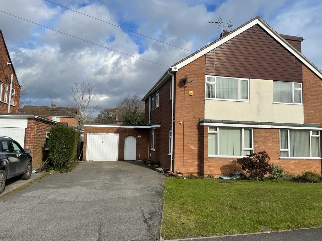 3 bedroom semi-detached house Sold in Coventry - Photograph 18.