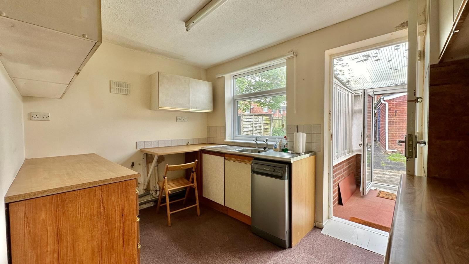 2 bedroom semi-detached bungalow Sold in Coventry - Photograph 2.