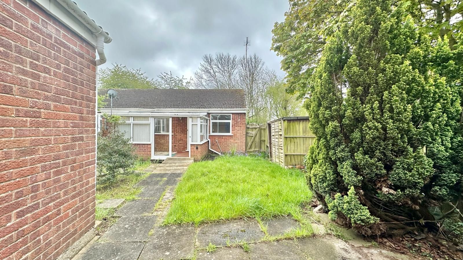 2 bedroom semi-detached bungalow Sold in Coventry - Photograph 13.