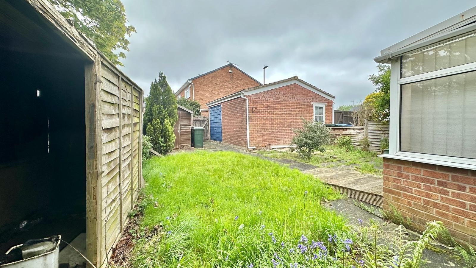 2 bedroom semi-detached bungalow Sold in Coventry - Photograph 15.