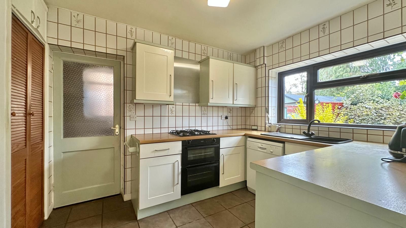 3 bedroom semi-detached house Sold in Coventry - Photograph 3.