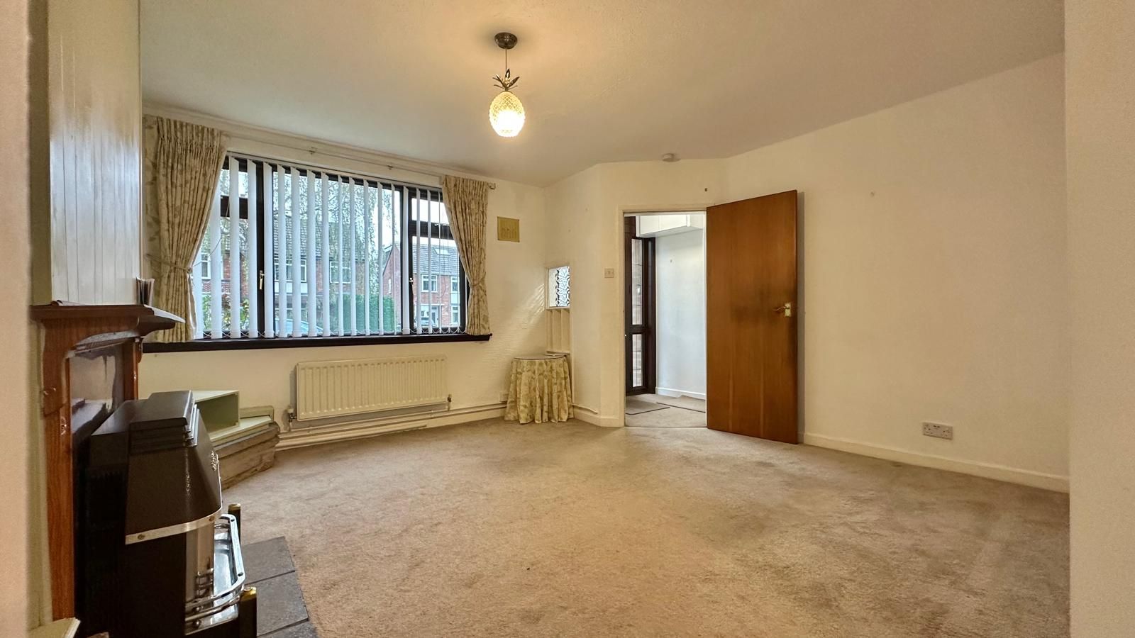 3 bedroom semi-detached house Sold in Coventry - Photograph 2.