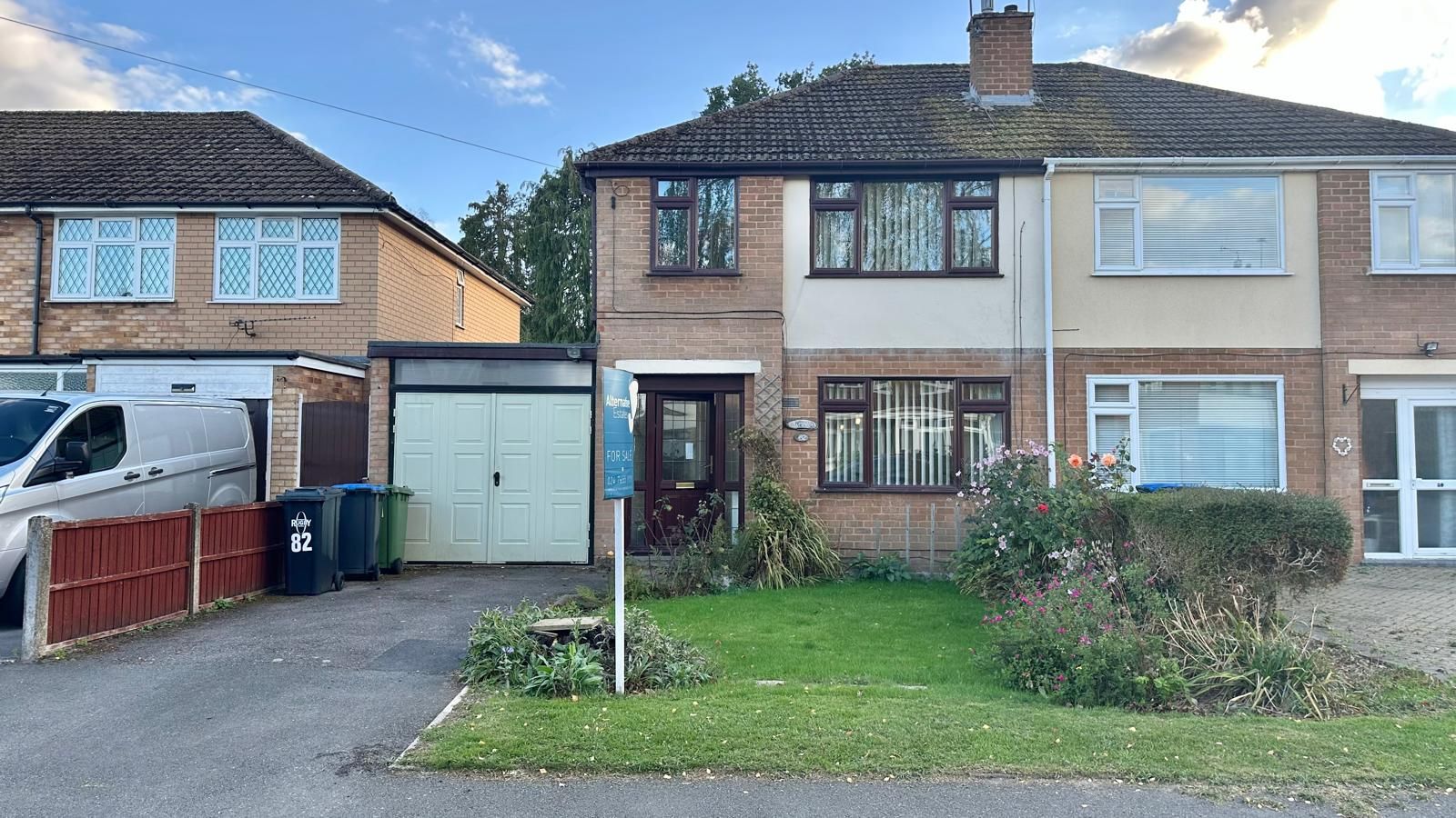 3 bedroom semi-detached house Sold in Coventry - Photograph 1.