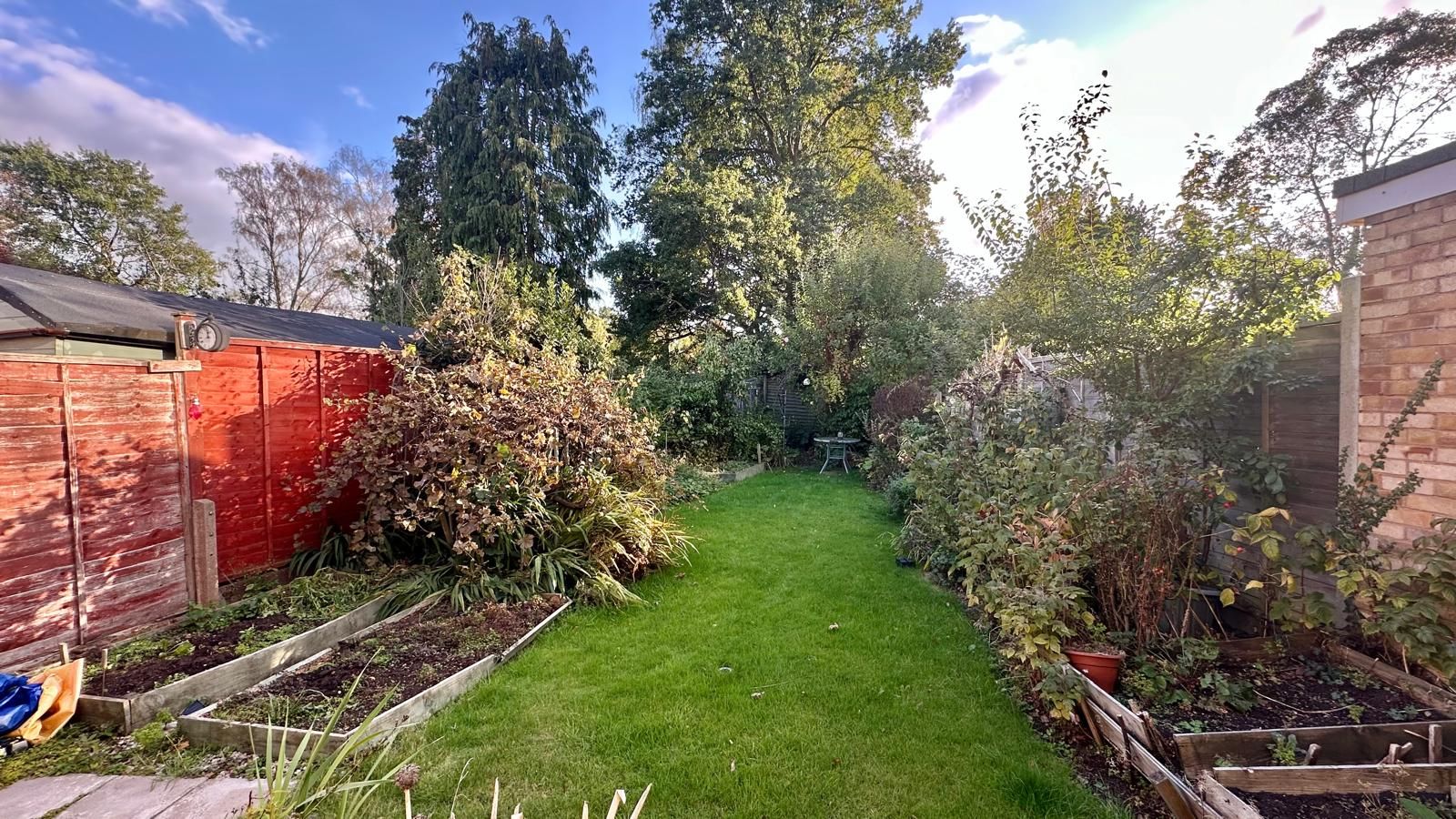 3 bedroom semi-detached house Sold in Coventry - Photograph 18.