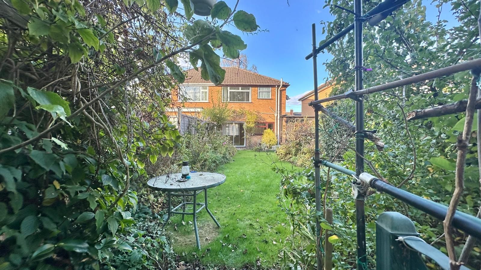 3 bedroom semi-detached house Sold in Coventry - Photograph 3.