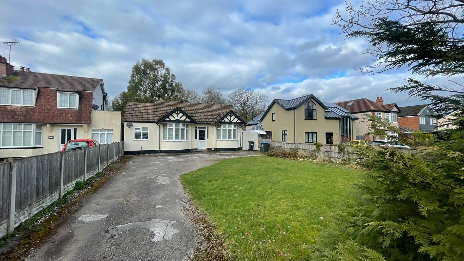 3 bedroom detached bungalow Sold in Coventry - Photograph 23.