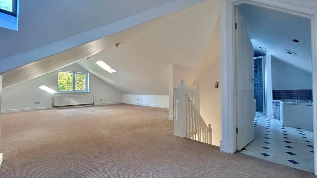 3 bedroom detached bungalow Sold in Coventry - Photograph 17.