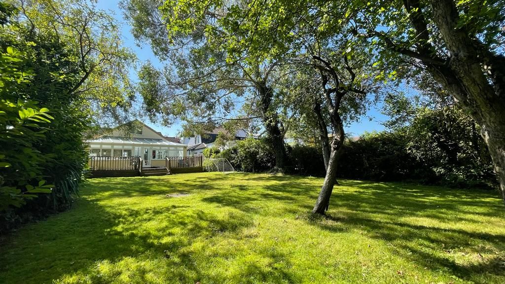 3 bedroom detached bungalow Sold in Coventry - Photograph 2.
