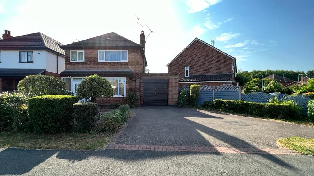3 bedroom detached house Sold in Coventry - Photograph 1.