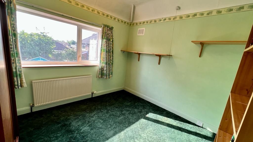 3 bedroom detached house Sold in Coventry - Photograph 11.