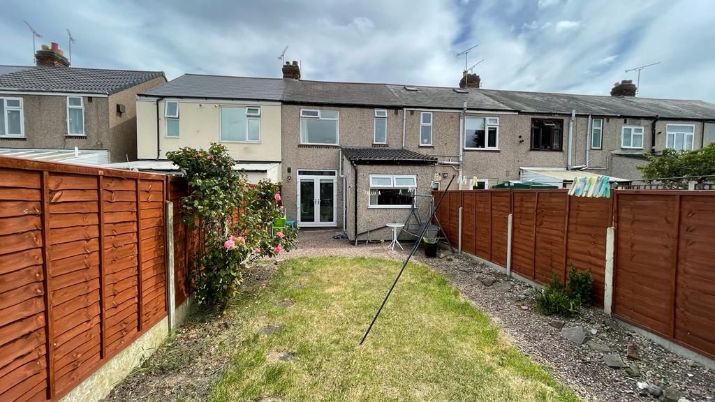 3 bedroom mid terraced house Let in Coventry - Photograph 12.