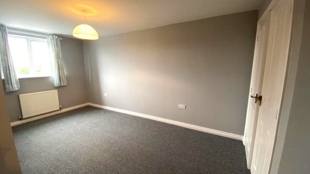 2 bedroom flat flat/apartment Let in Coventry - Photograph 9.