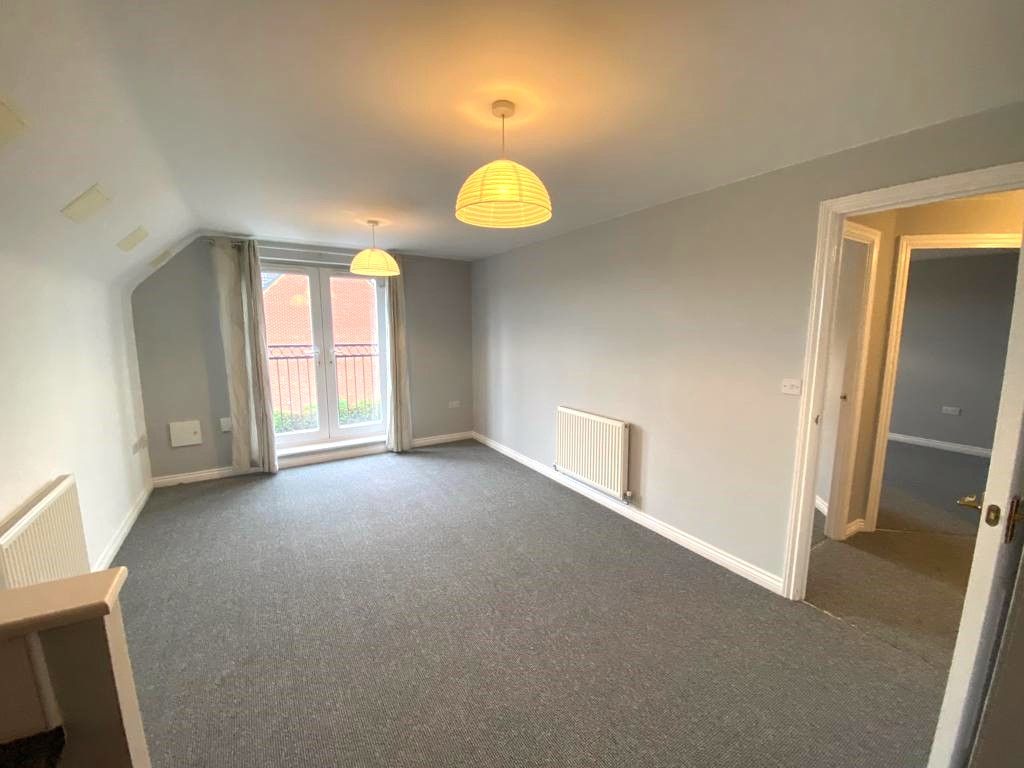2 bedroom flat flat/apartment Let in Coventry - Photograph 2.