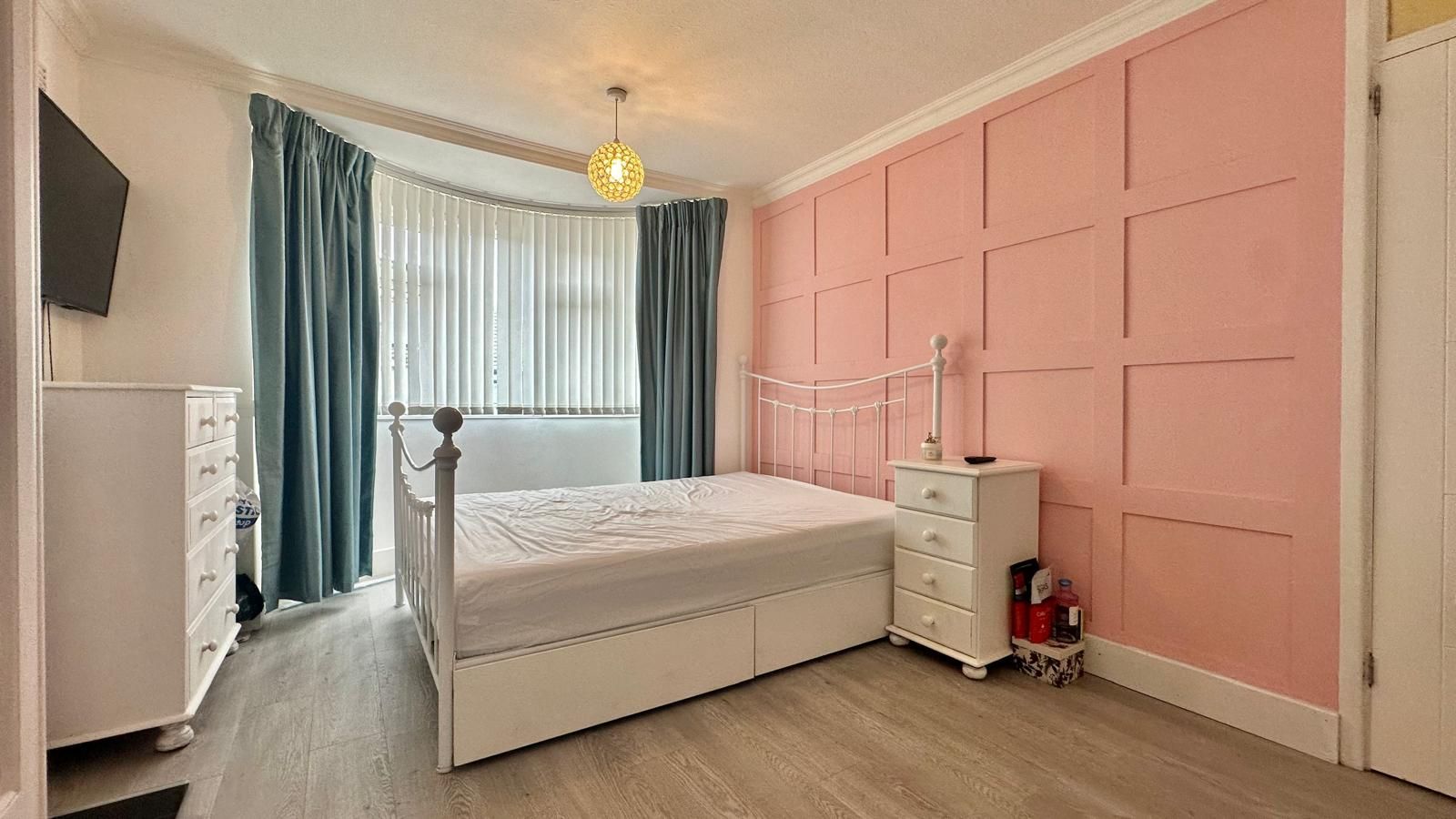 3 bedroom end terraced house For Sale in Coventry - Photograph 18.