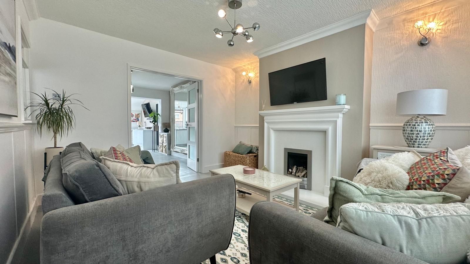 3 bedroom end terraced house For Sale in Coventry - Photograph 8.