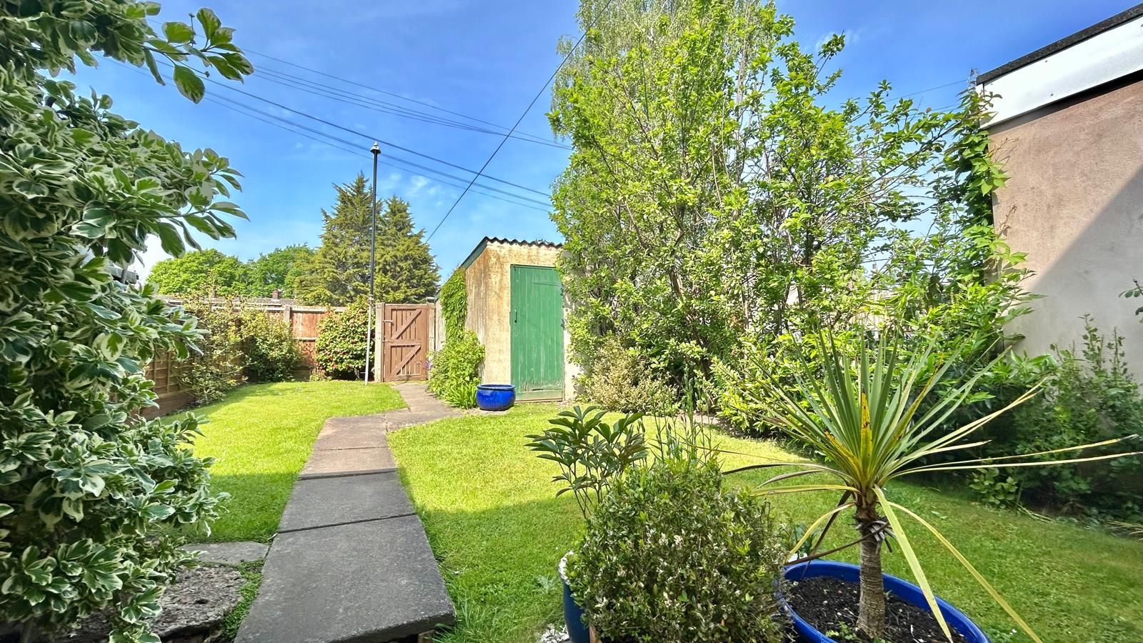 3 bedroom mid terraced house Sold in Coventry - Photograph 3.