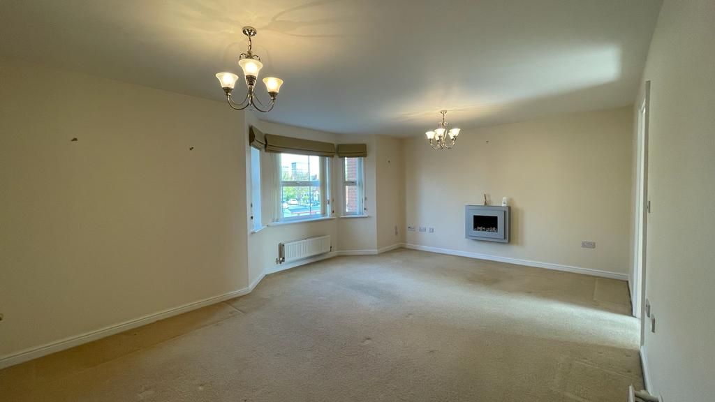 2 bedroom apartment flat/apartment Let in Coventry - Lounge.