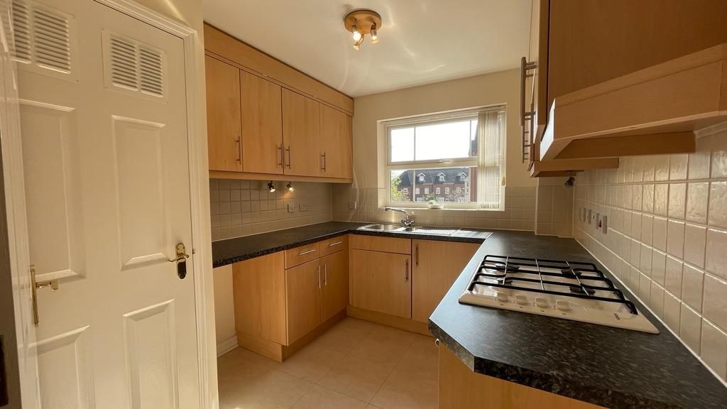 2 bedroom apartment flat/apartment Let in Coventry - Kitchen.