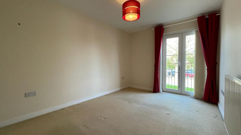 2 bedroom apartment flat/apartment Let in Coventry - Bedroom One.