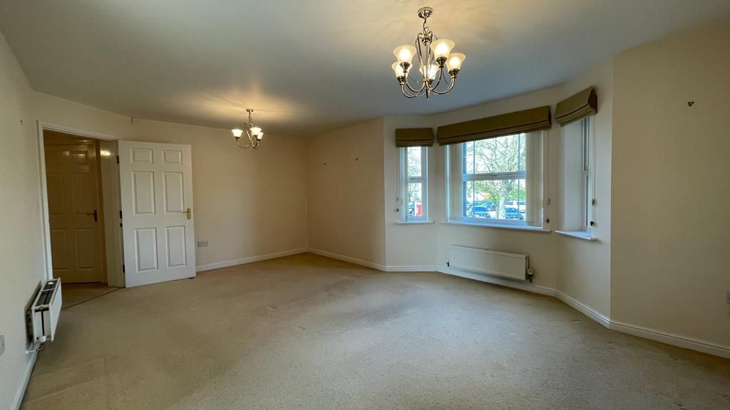 2 bedroom apartment flat/apartment Let in Coventry - Lounge.