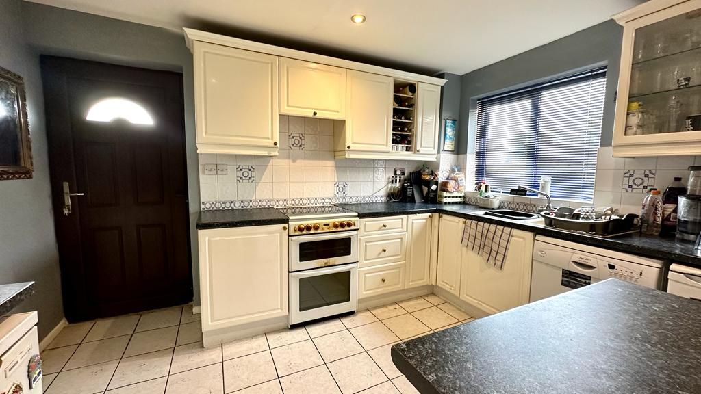 3 bedroom semi-detached house Sold in Coventry - Photograph 3.