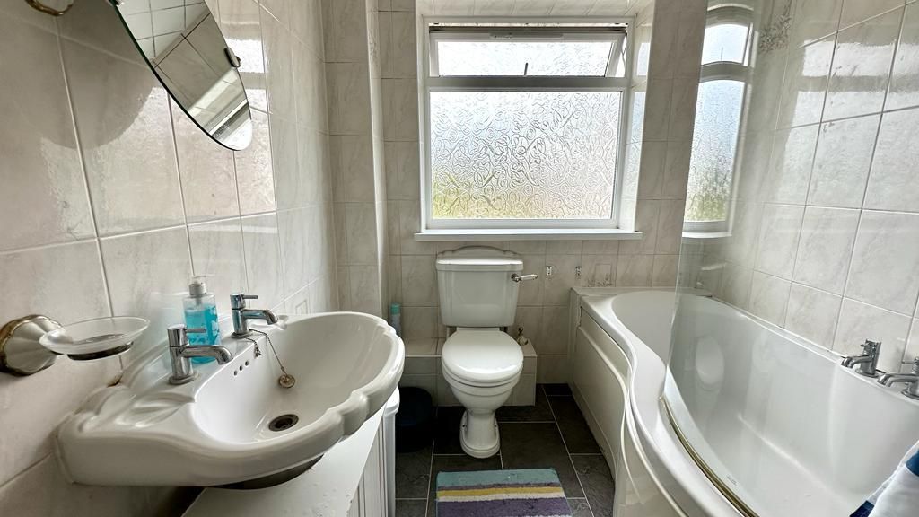 3 bedroom semi-detached house Sold in Coventry - Photograph 11.