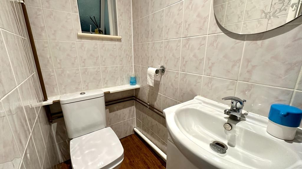 3 bedroom semi-detached house Sold in Coventry - Photograph 12.
