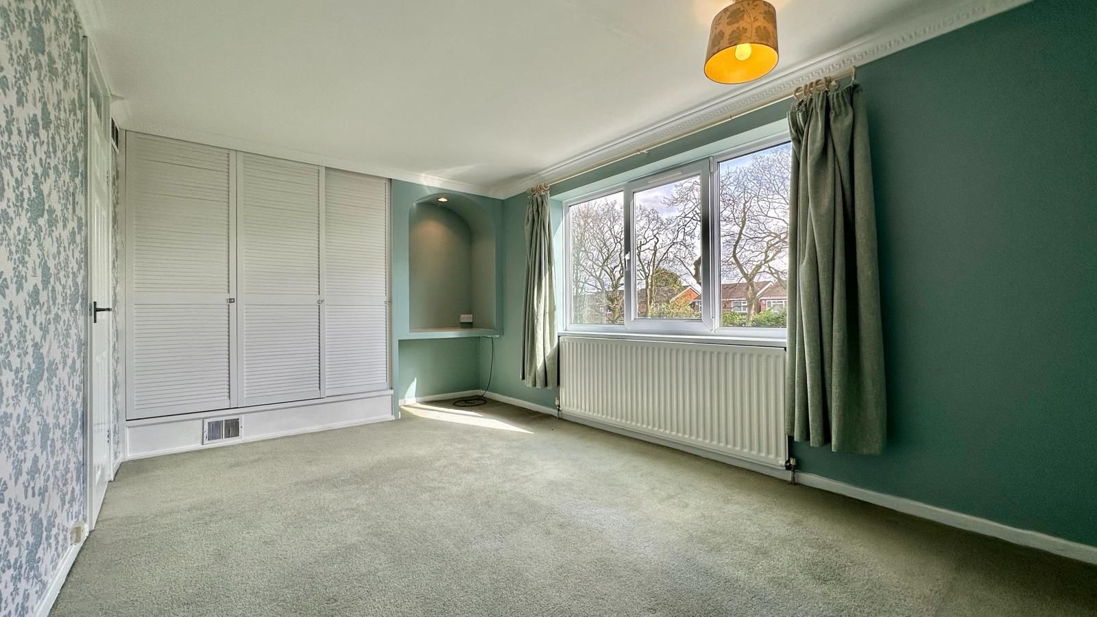 3 bedroom detached house Let in Coventry - Photograph 10.