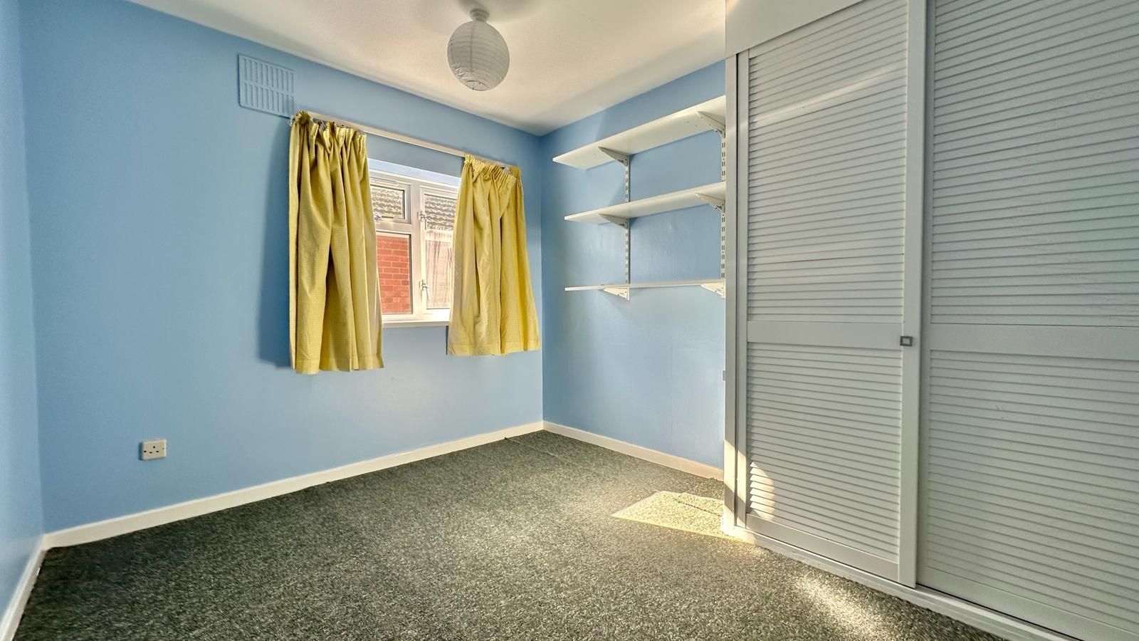 3 bedroom detached house Let in Coventry - Photograph 13.