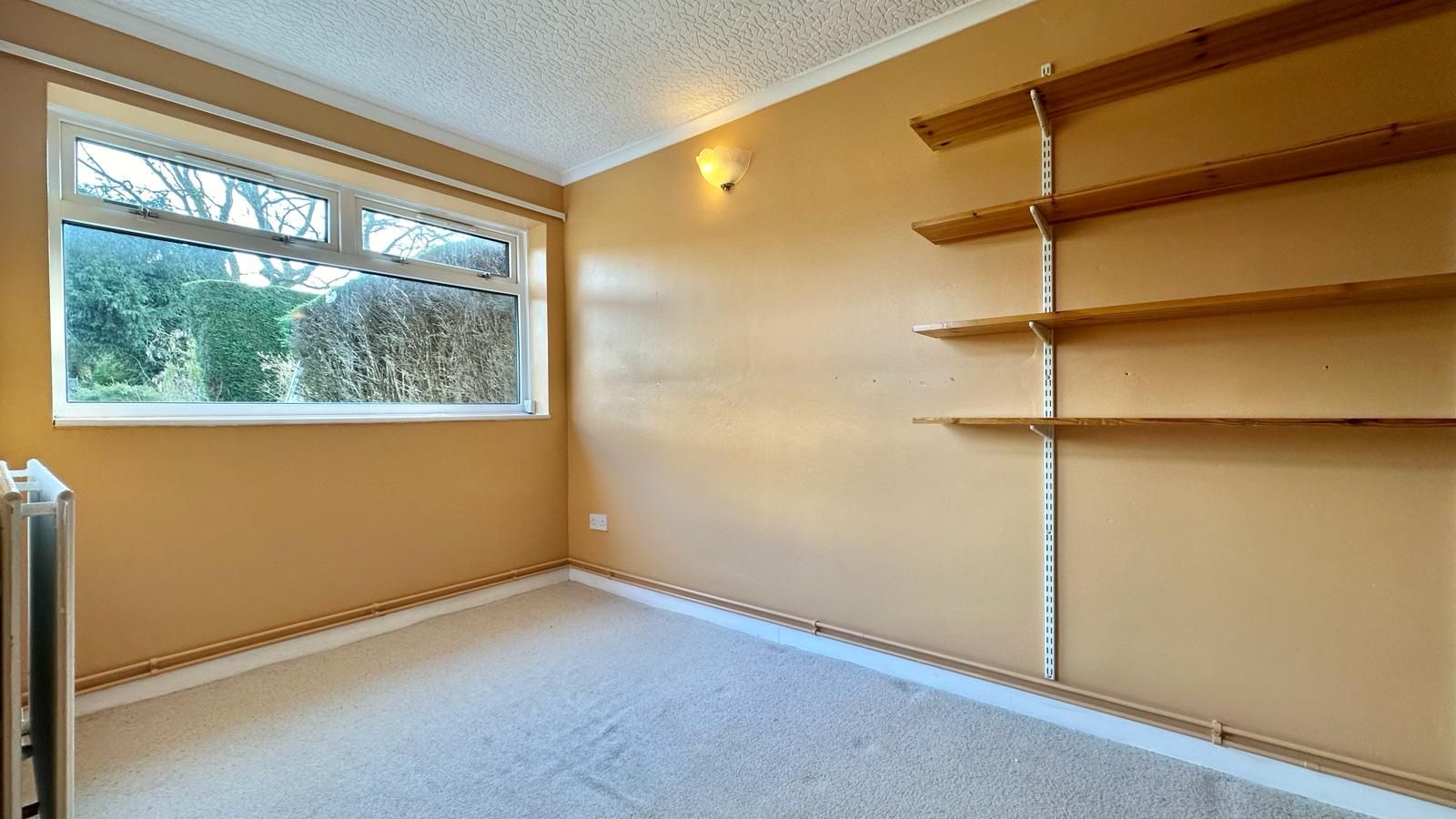 3 bedroom detached house Let in Coventry - Photograph 7.