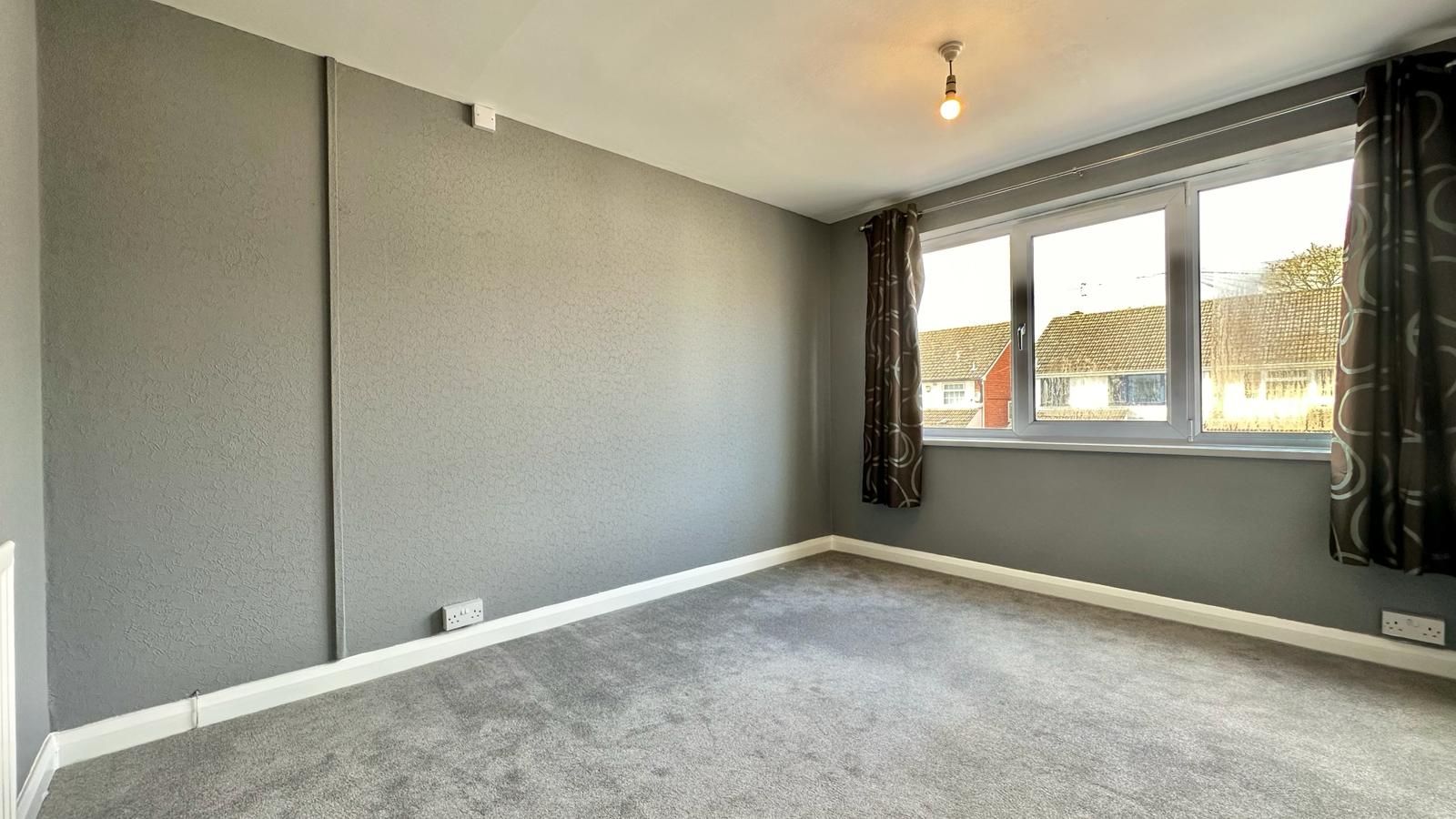 3 bedroom detached house Let in Coventry - Photograph 12.