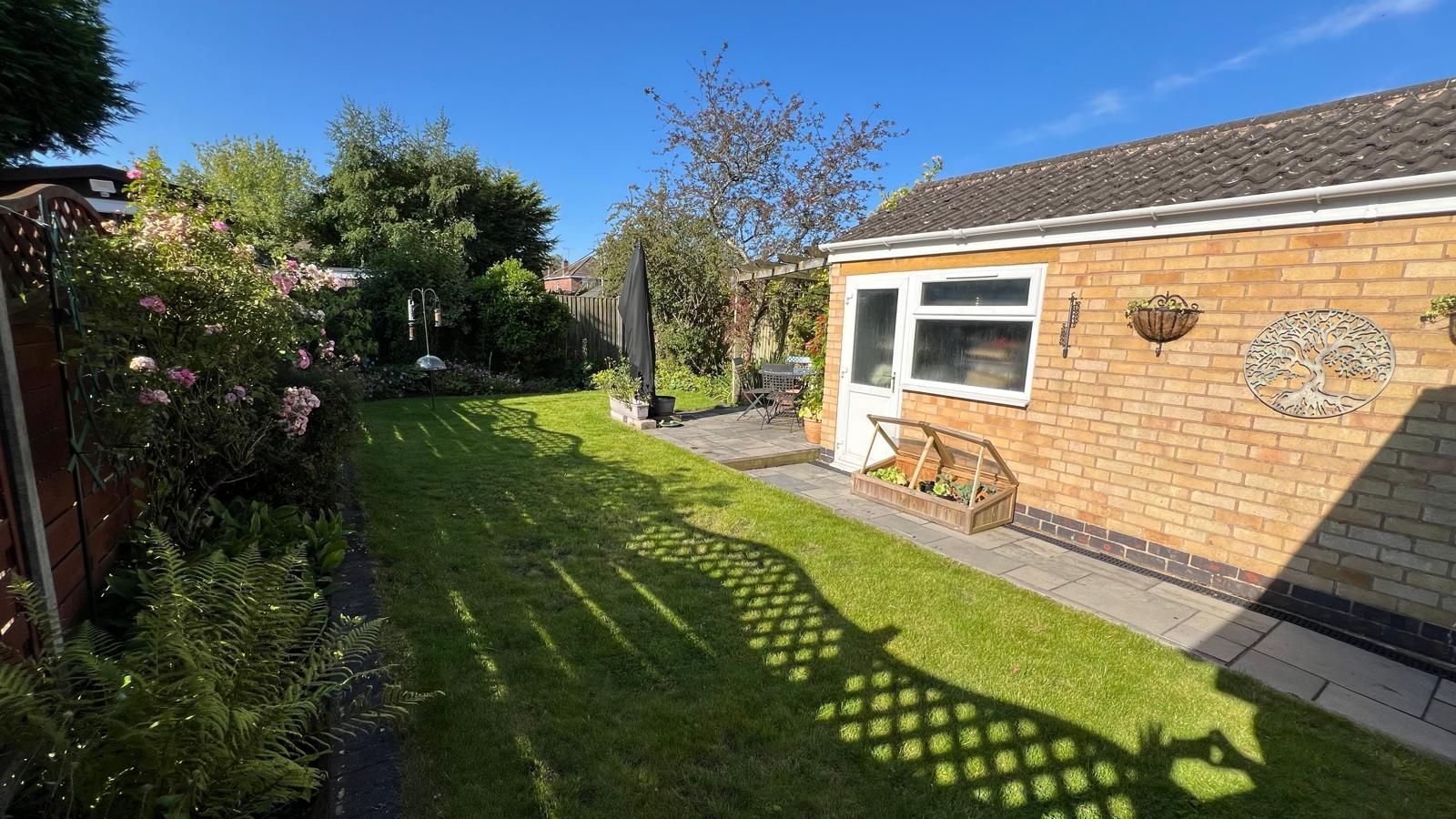 3 bedroom semi-detached house Sold in Coventry - Photograph 23.