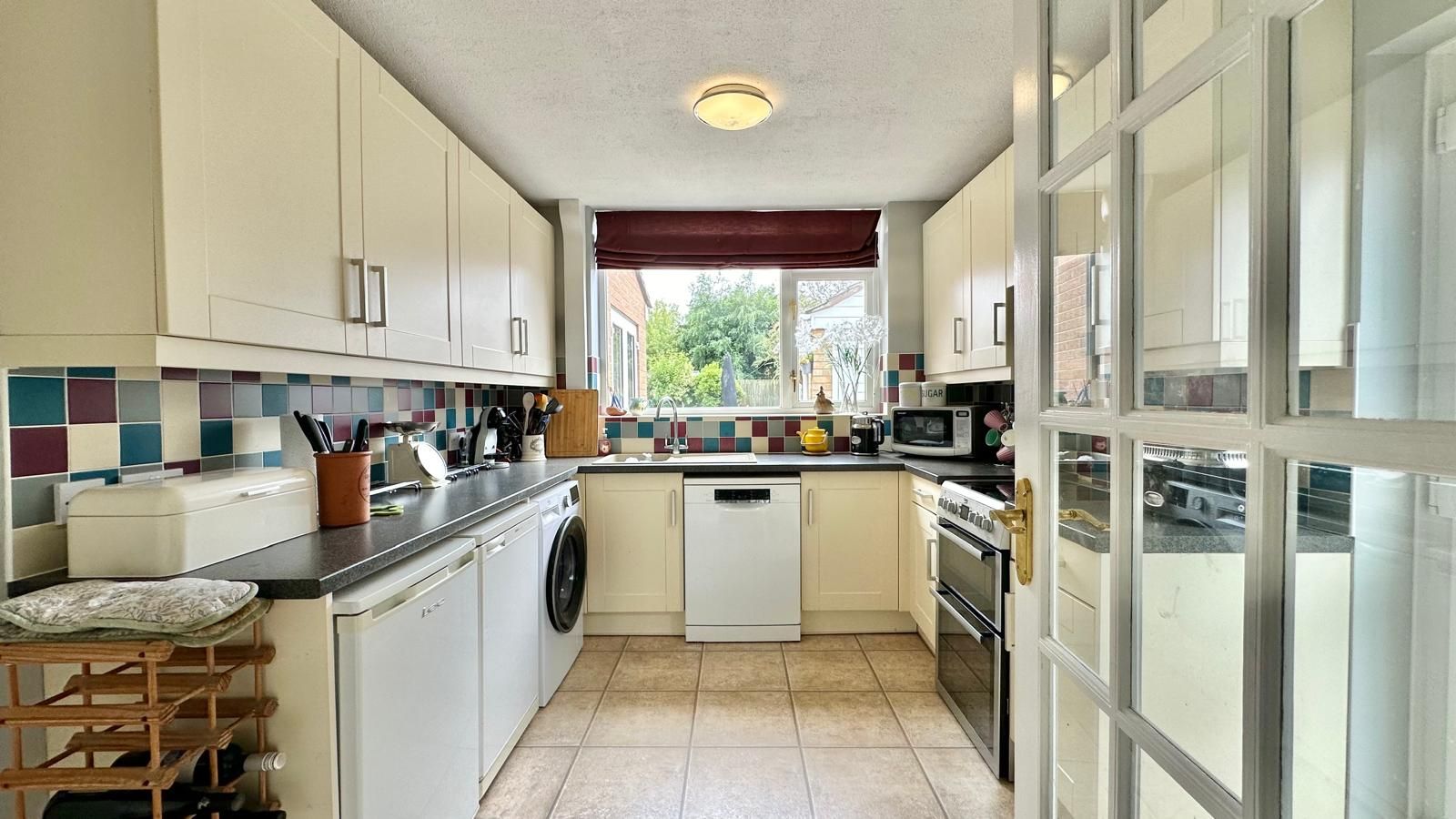 3 bedroom semi-detached house Sold in Coventry - Photograph 7.