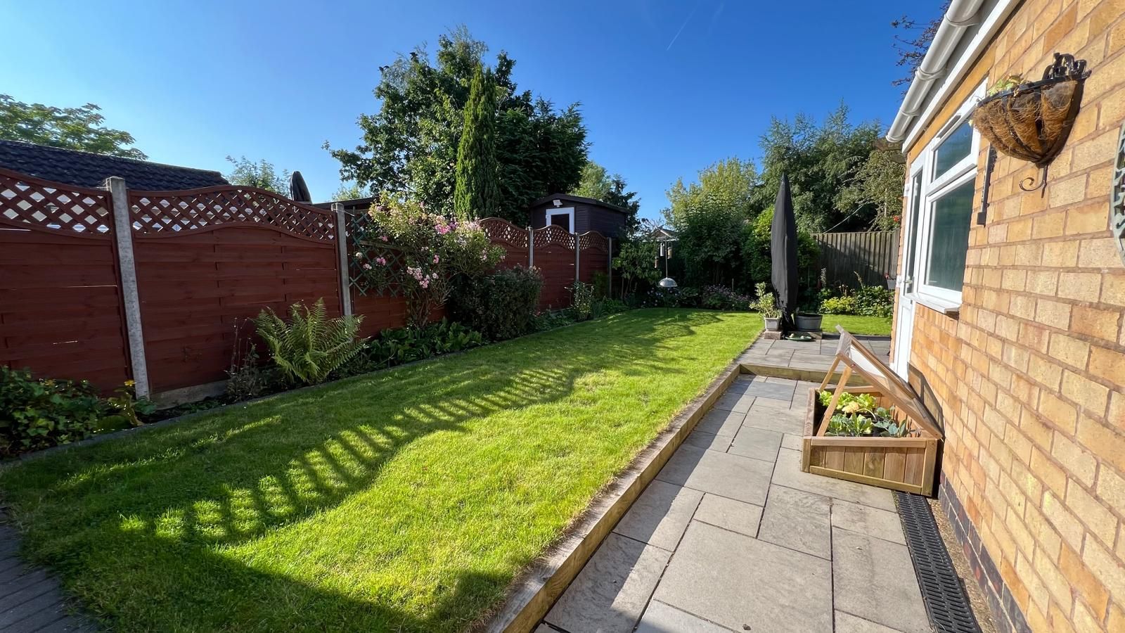 3 bedroom semi-detached house Sold in Coventry - Photograph 24.
